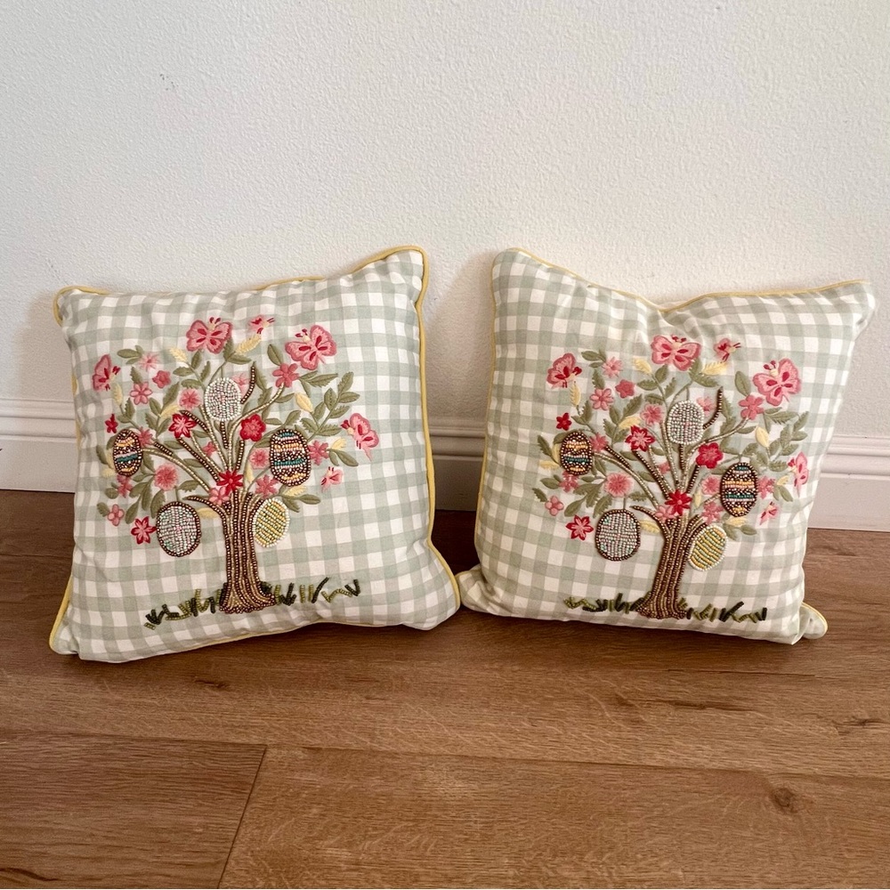 Vtg Set Of 2 PIER 1 BEADED EMBROIDERED SPRING EASTER EGG TREE GINGHAM PILLOW 16”